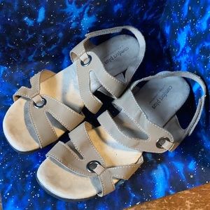 Women’s 12W Comfort Plus Strappy Velcro sandals